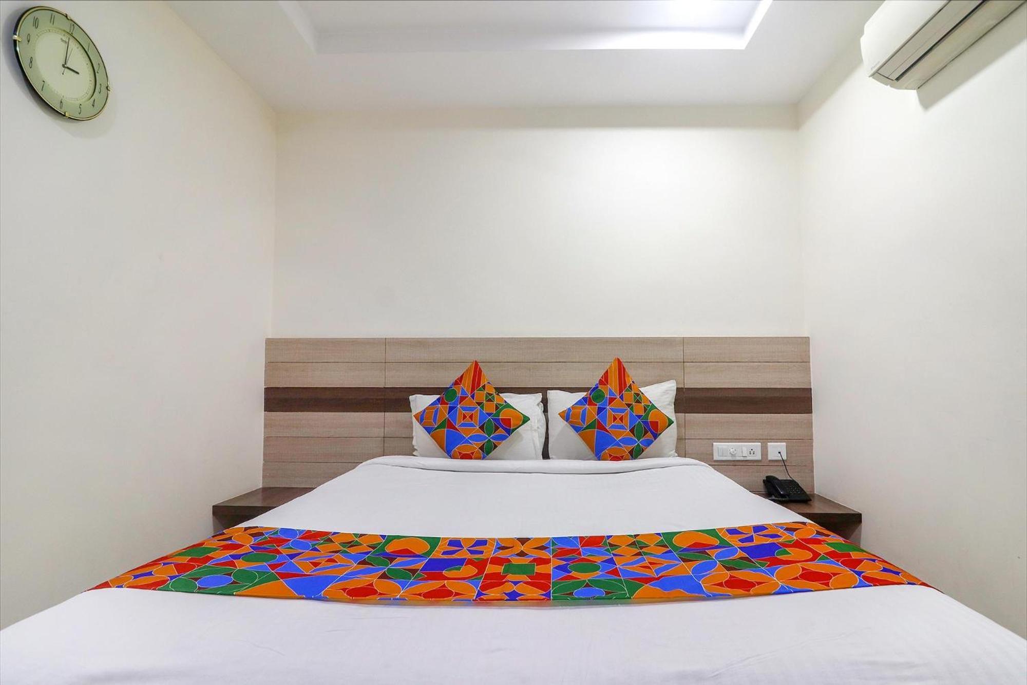 Fabhotel Pride Inn Financia - Nr Dlf Cyber City, Gachibowli ハイデラバード エクステリア 写真